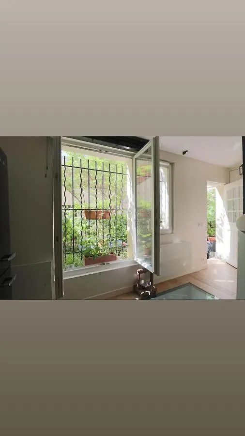 Apartment La Maison Bleue Paris
